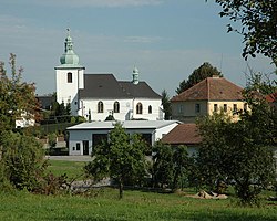 Kostel a škola v Ličně