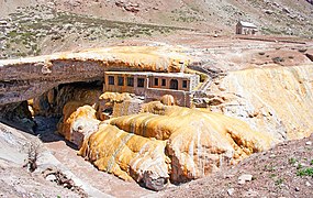 Puente del Inca arch and abandoned spa hotel