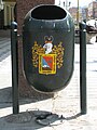 English: Trash bin on Av. Luzuriaga.