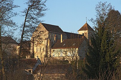 chevet vue de la rive du Serein