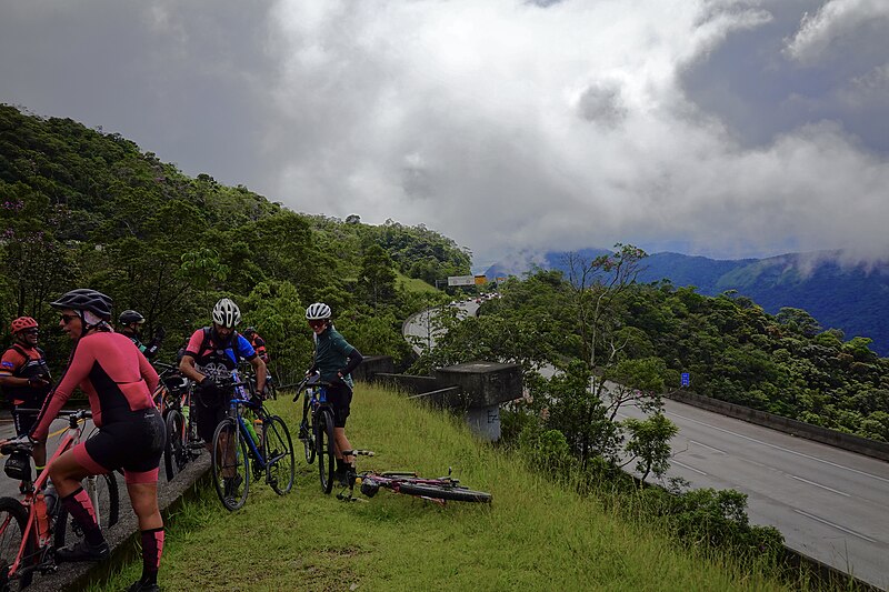 File:Ciclistas-rota-marcia-prado.jpg