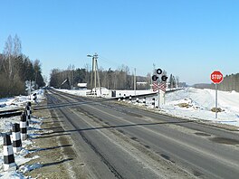 Dzelzceļa pārbrauktuve pie Līvbērzes stacijas uz autoceļa P98