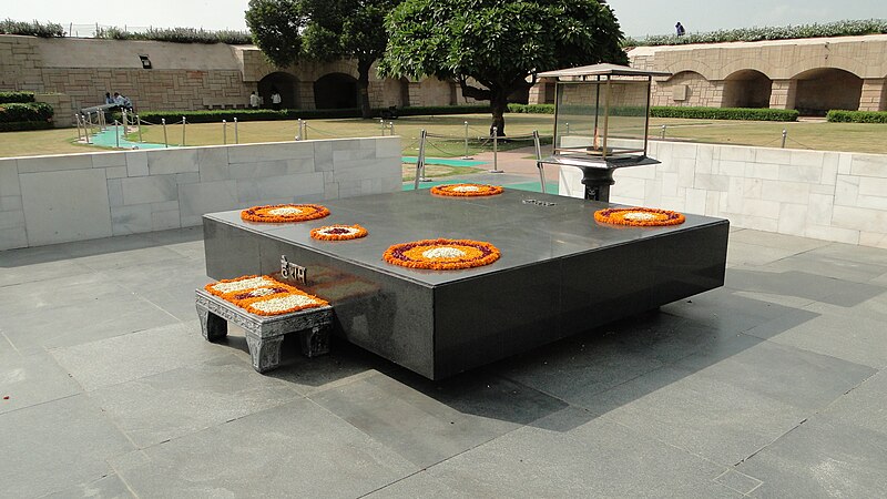 File:Rajghat, Delhi (29140457623).jpg