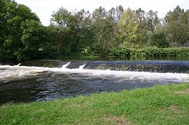 Digue sur le canal de l'Ourthe à Hony.