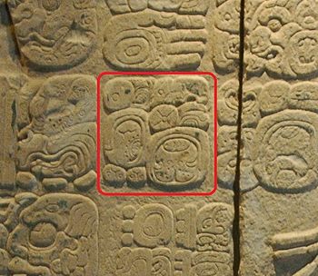 Nennung des Namens von Ahkal Mo' Nahb I. auf einer Tafel aus Tempel XVII in Palenque