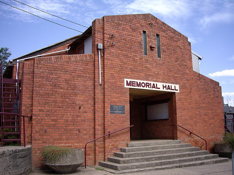 File:Tumbarumba Memorial Hall.jpg