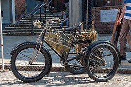 1902 Dennis tricycle with de Dion Bouton engine