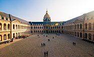 Halaman cour d'honneur di Invalides