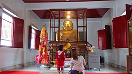 Estatwa sa laog kan templo