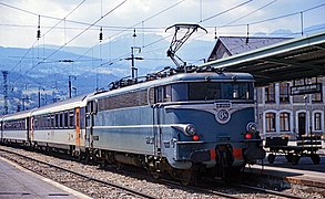 BB 25236 in blue propelling a push-pull set out of St Gervais les Bains