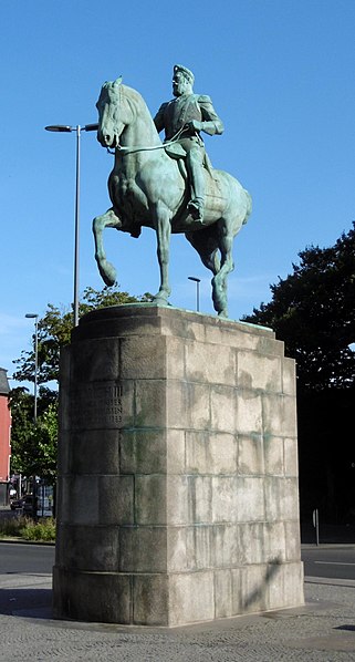 File:Kaiserdenkmal Aachen, Kaiserplatz (2).JPG