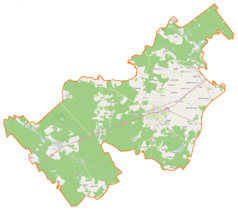 Mapa konturowa gminy Czersk, blisko lewej krawiędzi znajduje się owalna plamka nieco zaostrzona i wystająca na lewo w swoim dolnym rogu z opisem „Zapora”