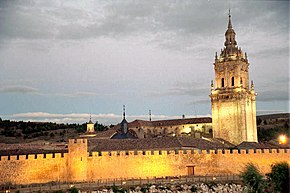 Vista noturna da catedral de Osma