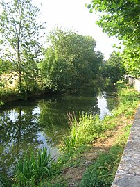 Le Serein dans la campagne près de Noyers.