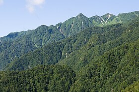 Vue du mont Akanagi depuis la crête Ikeyama.