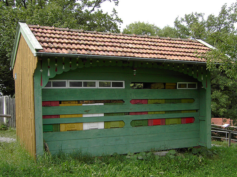 File:Apiary02.jpg