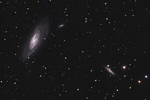 M 106 / NGC 4217 / NGC 4248의 모습. NGC 4217은 오른쪽 귀퉁이에 위치한다.