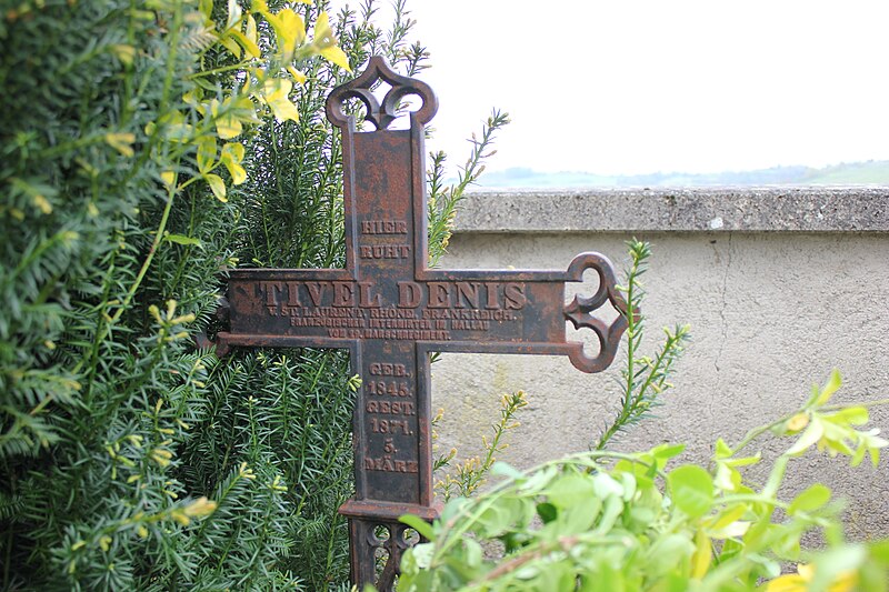 File:Tomb of Denis Tivel in Hallau.jpg