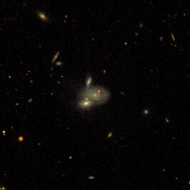 NGC 4054-1 (midden)