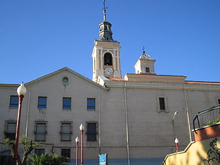 Religious school (In Spanish: Escuelas Pías)