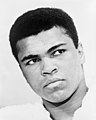 Muhammad Ali, boxer american, campion mondial la box