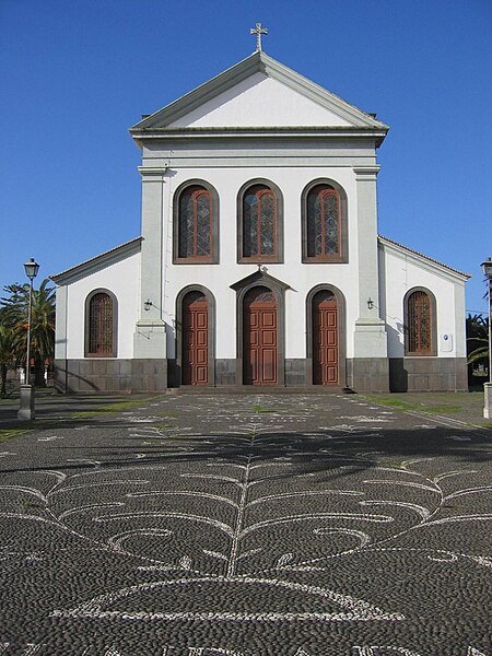 File:Igreja nova de São Martinho - 2007-01-11 - Image 118017.jpg