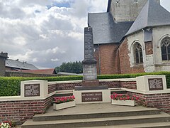 Le monument aux morts.