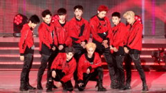 Exo pada Juni 2016 Dari kiri ke kanan, berdiri: Baekhyun, Chen, Lay, Sehun, Chanyeol, D.O., Kai Dari kiri ke kanan, berlutut: Suho, Xiumin