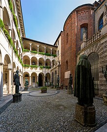 Il Cortile degli Spiriti Magni nella Pinacoteca.