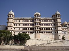 Lake Pichola entrance to City Palace, Udaipur, Rajasthan.jpg