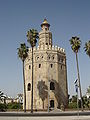 La Torre del Oro di Siviglia costruita su ordine del califfo almohade Abū Yūsuf Yaʿqūb al-Manṣūr.