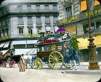 Un omnibus à Paris en 1900.