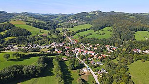 Ostansicht von Brand-Laaben; im Vordergrund Laaben und dahinter Brand