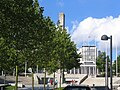 Vue de l'hôtel de ville de Brest et du monument aux morts fermant la nouvelle rue de Siam (cliché de 2005).