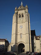 Clocher de la collégiale (1640).