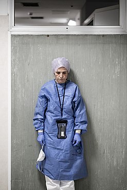 Third place: A surgeon during the COVID-19 pandemic in San Salvatore Hospital in Pesaro, Italy. Recoñecemento: Alberto Giuliani (CC BY SA 4.0) 360 votes