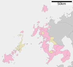 Mapa konturowa prefektury Nagasaki, w centrum znajduje się punkt z opisem „Saza”