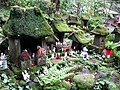 Ornamentos en el exterior de Sasuke Inari.