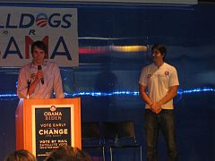 Brandon Routh campaigns for Barack Obama at Drake University (2890700820).jpg