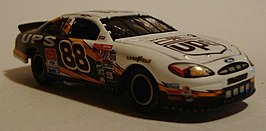 Ford Taurus 2002 uit de NASCAR series, bestuurd door Dale Jarrett van het UPS team door Action collectables