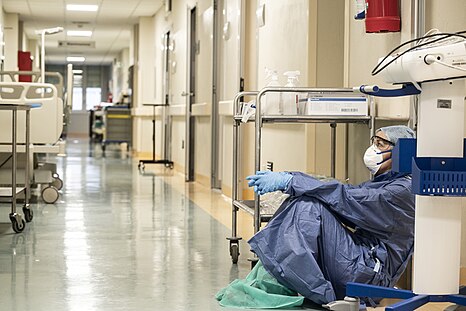 Second place: A doctor during the COVID-19 pandemic in San Salvatore Hospital in Pesaro, Italy. Attribution: Alberto Giuliani (CC BY-SA 4.0) 402 votes