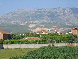 Zicht op de bergen vanuit Fushë-Krujë