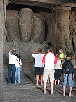 El colosal trimurti de les cueves d'Elephanta.