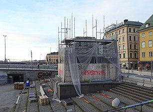 Vid Slussen, bara sockeln kvar, november 2015.