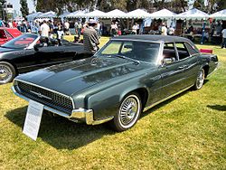 Ford Thunderbird Hardtop Landau de 1967.