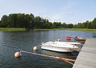 Hammarviken delar Muskö i en östra och en västra del