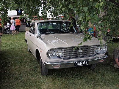 Toyota Crown ble i 1963 først i Norge, solgt til slakter Olav Bråten på Sunndalsøra.[14]