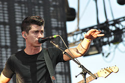 Alex Turner Coachella Festivaleilla huhtikuussa 2012.