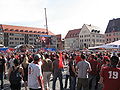 Fans des 1. FCN auf dem Hauptmarkt, nach dem Empfang der Spieler des Pokalendspiels 2007