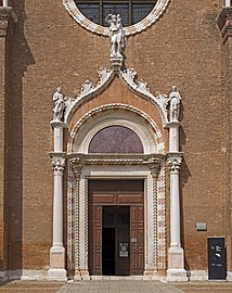 Portale della chiesa della Madonna dell'Orto.